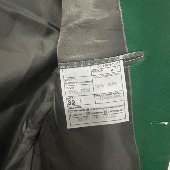 Like New Green Men Suit. Jacket 32 Pants 30 - Picture 2 of 5